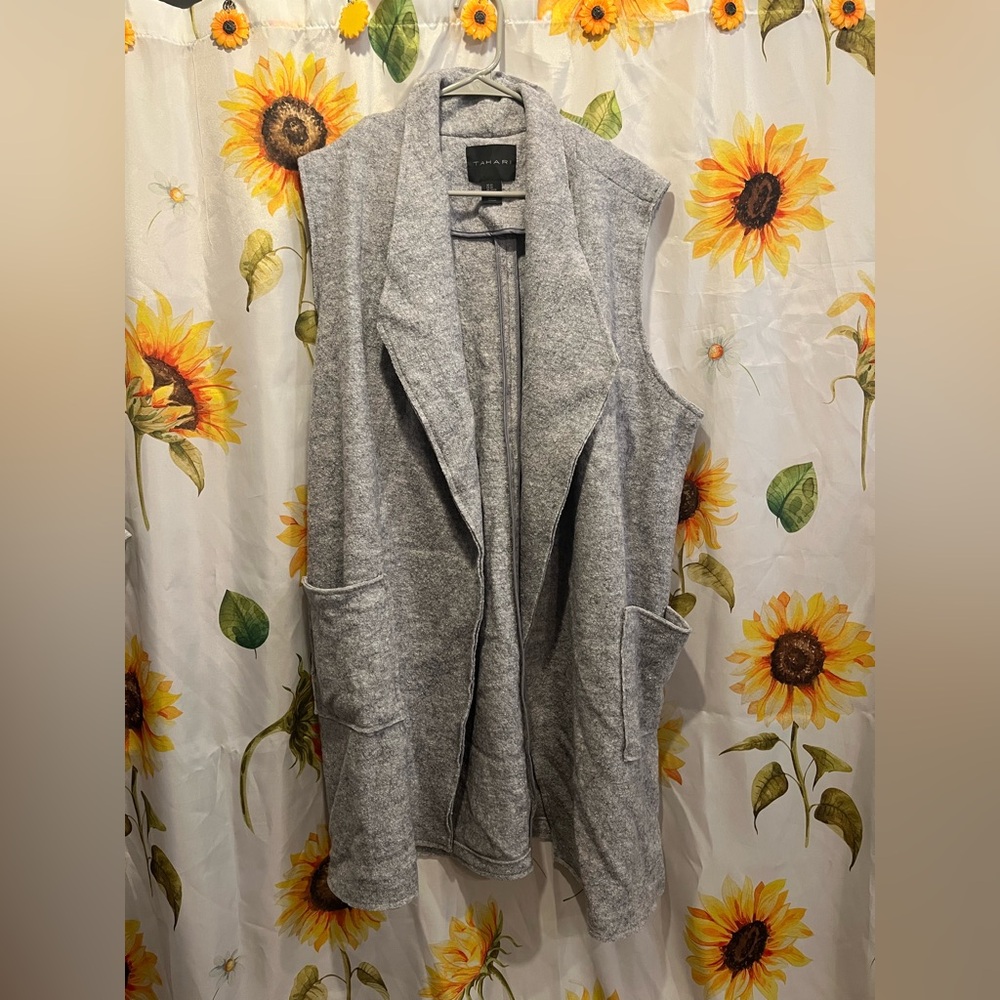 Tahari Light Gray Sleeveless Vest